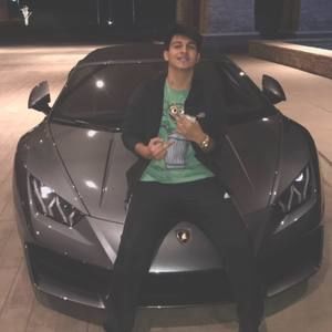 Meet your Posher, Gustavo